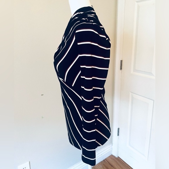 NWT - WHITE HOUSE BLACK MARKET Long Sleeve Striped Stretch Blouse - Size XS - Picture 5 of 9